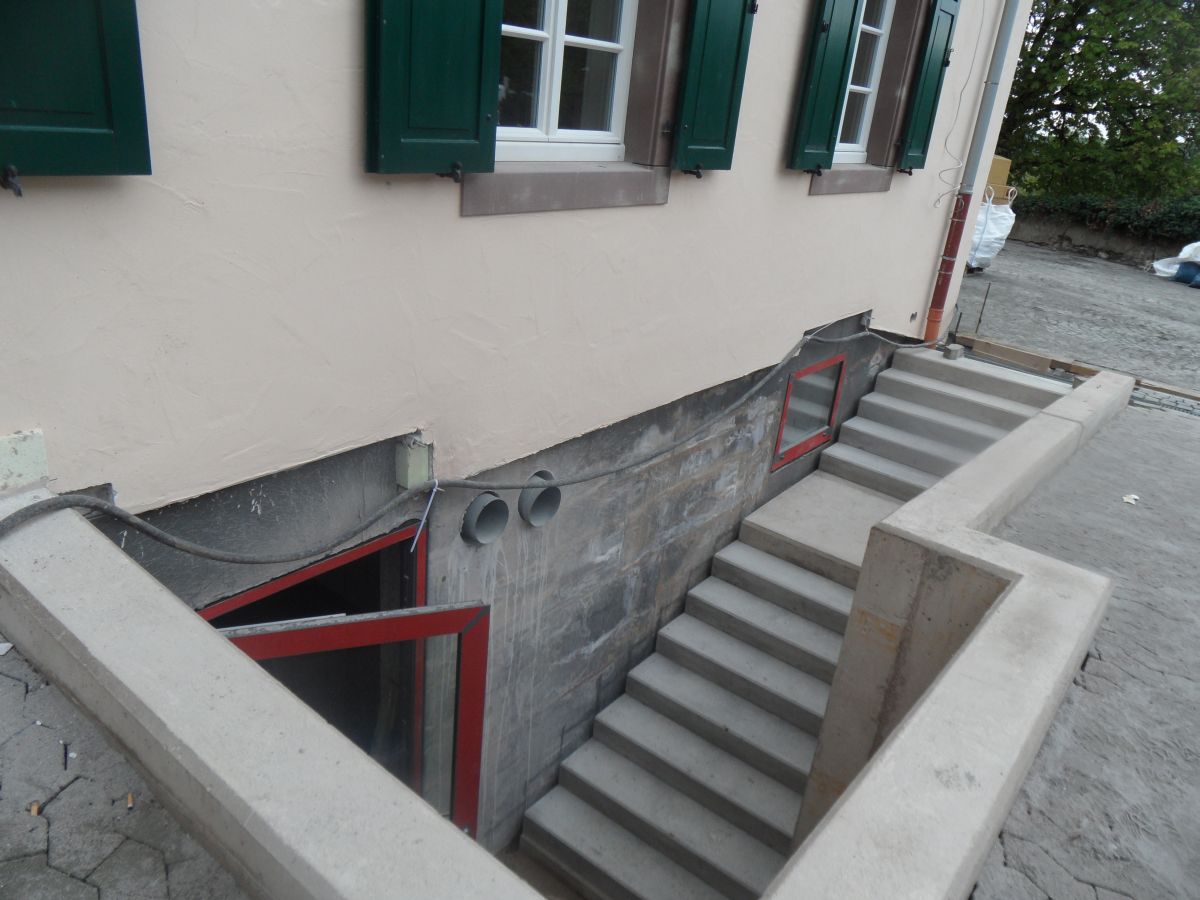 Rekonstruktion Mittelgebude - Treppe Eingang Kueche