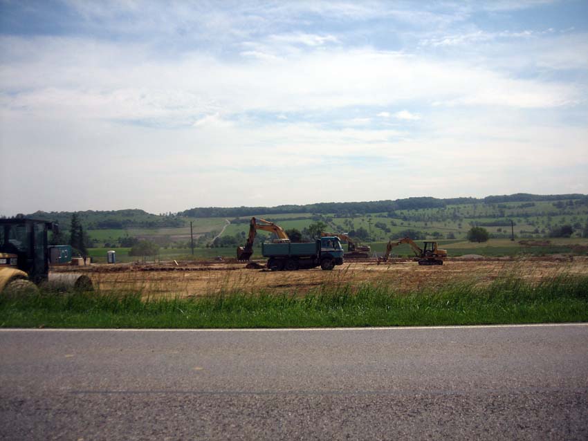 Erschliessung Gewerbegebiet Grosse Heide in Mandelbachtal Wasserversorgung, Abwasserentsorgung und Strasse - Erdarbeiten