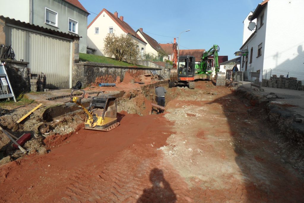 Gersheim Strassen und Kanalerneuerung - Freilegung der Leitungen